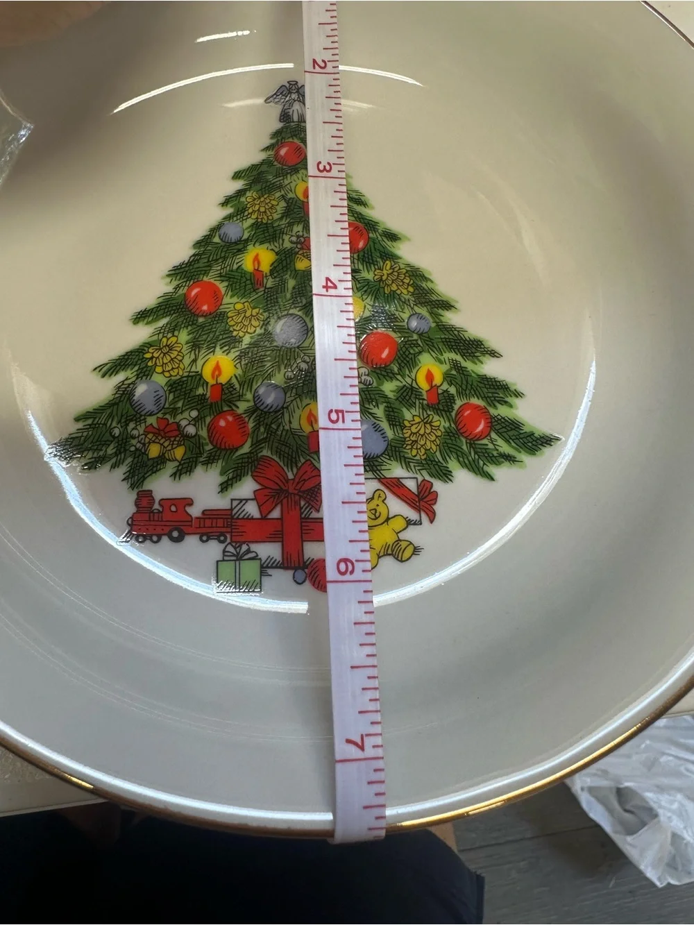Jamestown China Holiday Magic 20 Pc Christmas Tree Porcelain Dinnerware Set